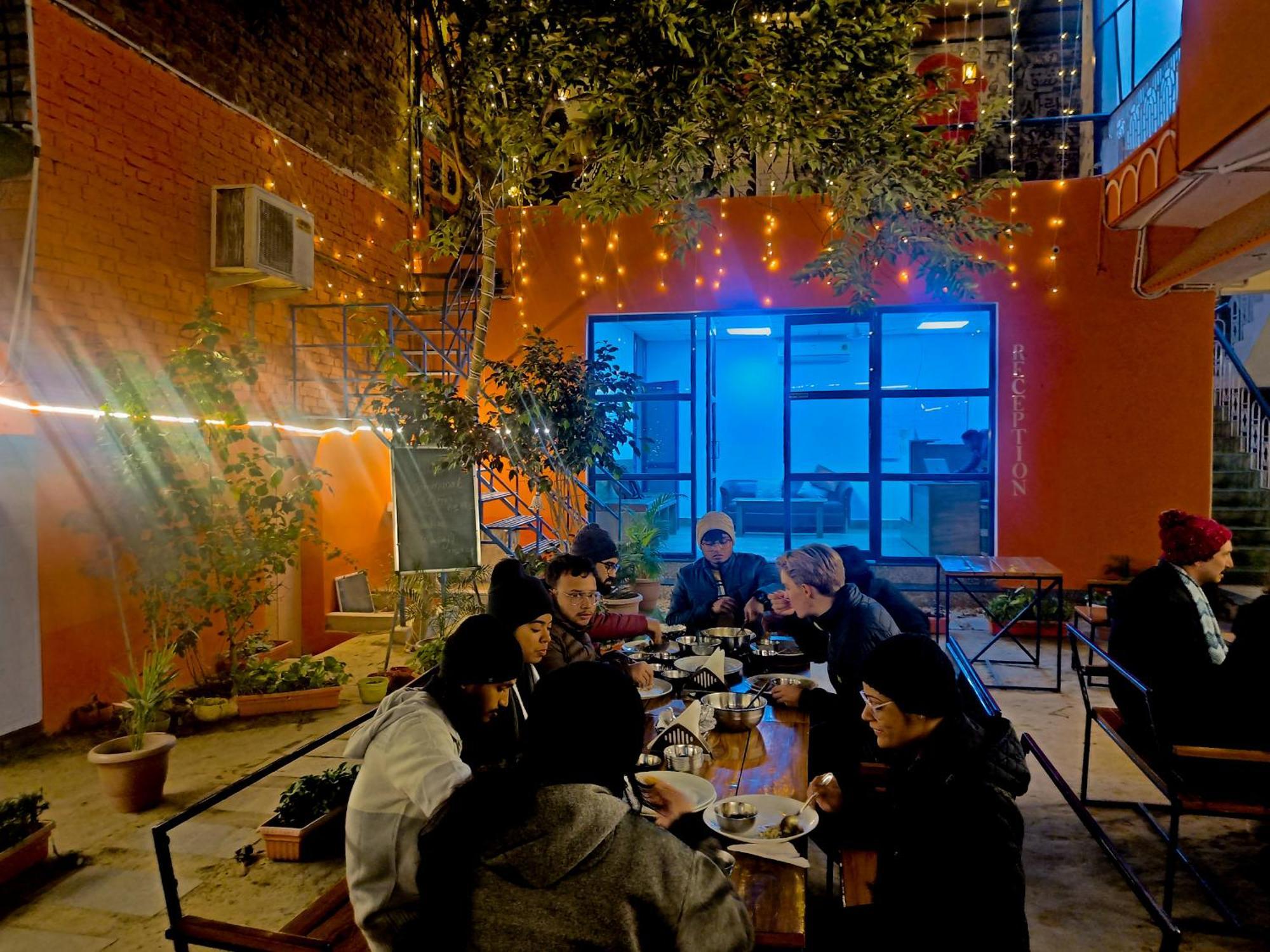 Live Free Hostel Varanasi Exterior photo