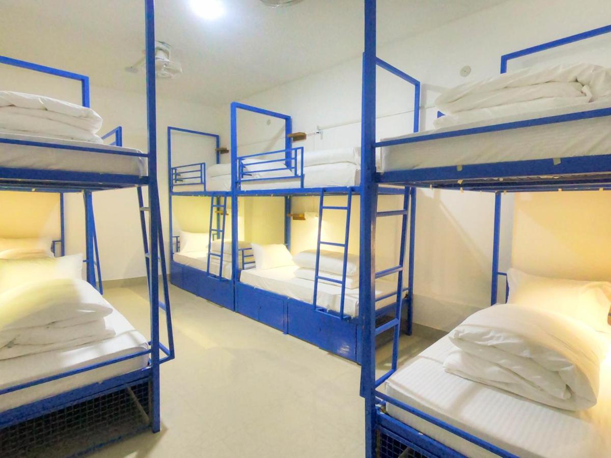 Live Free Hostel Varanasi Exterior photo