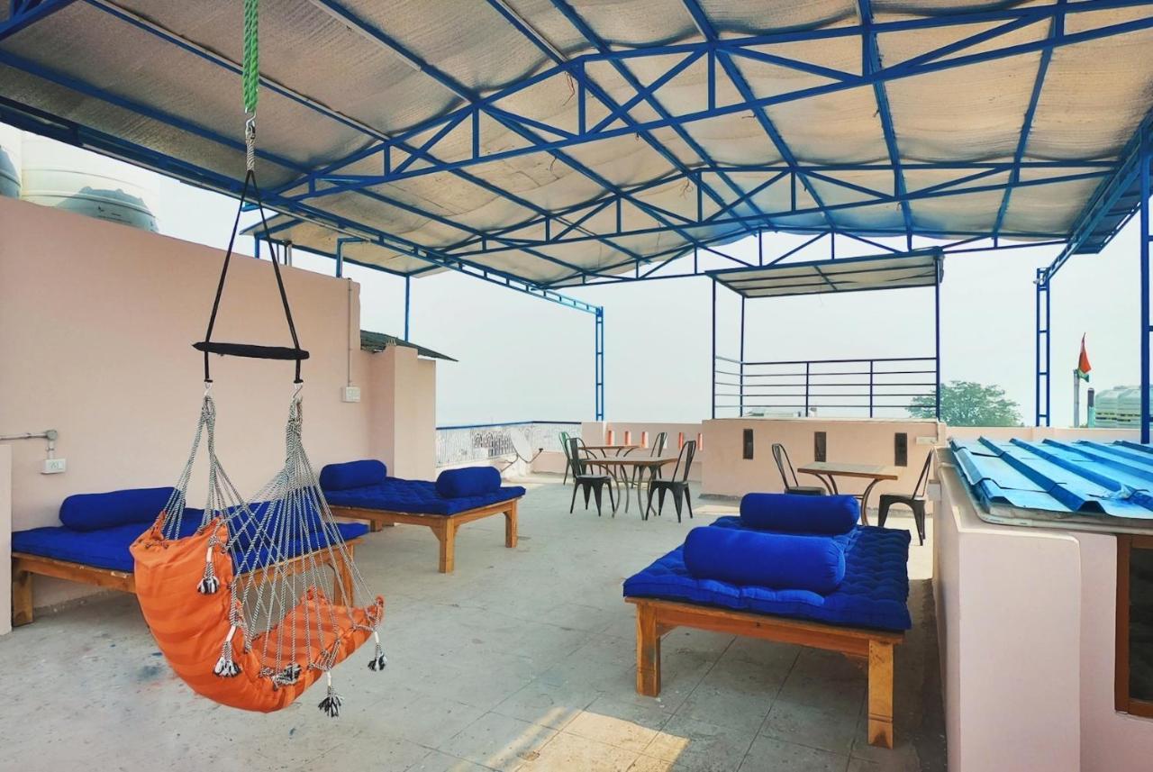 Live Free Hostel Varanasi Exterior photo