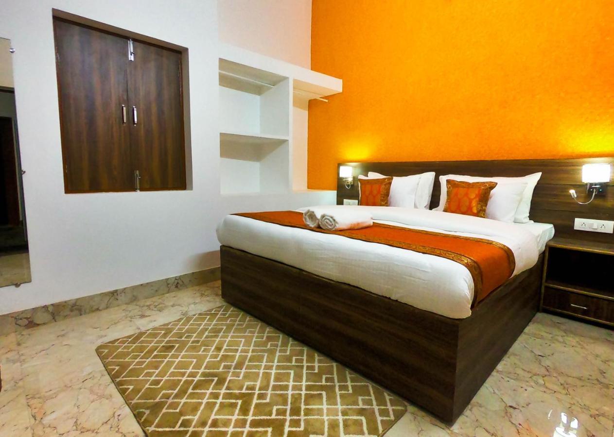 Live Free Hostel Varanasi Exterior photo