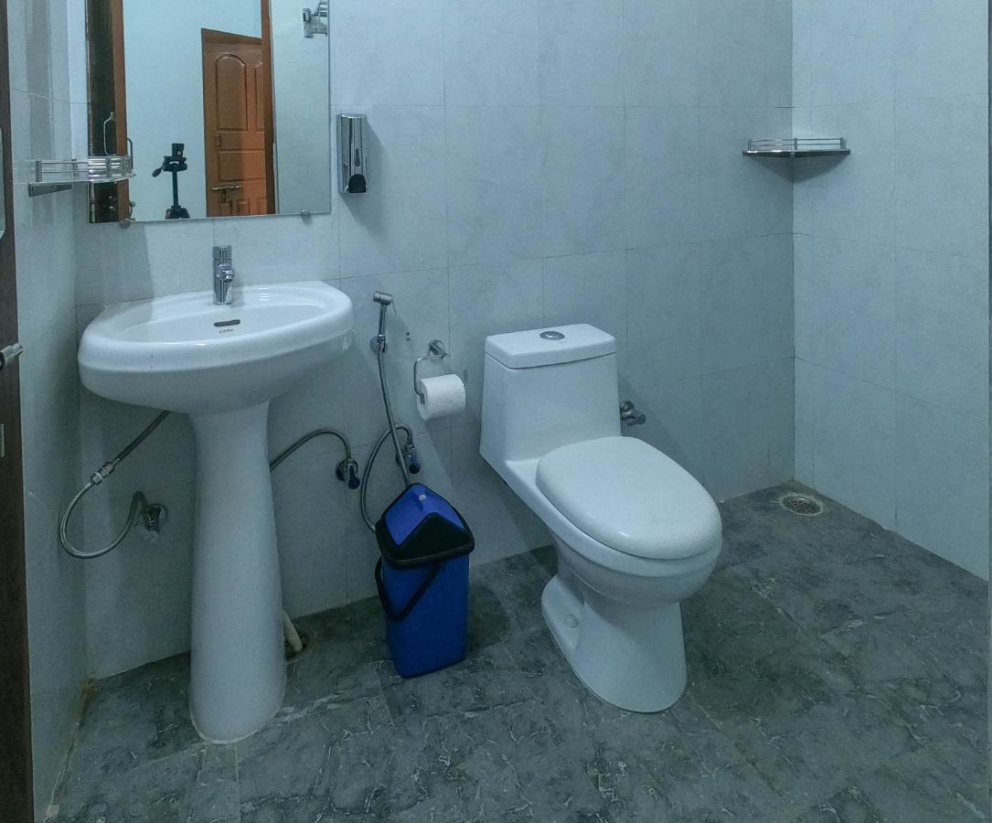Live Free Hostel Varanasi Exterior photo