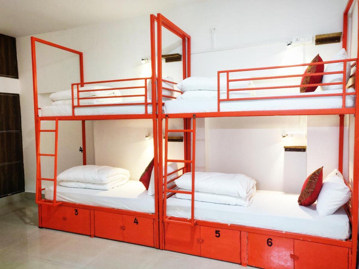 Live Free Hostel Varanasi Exterior photo