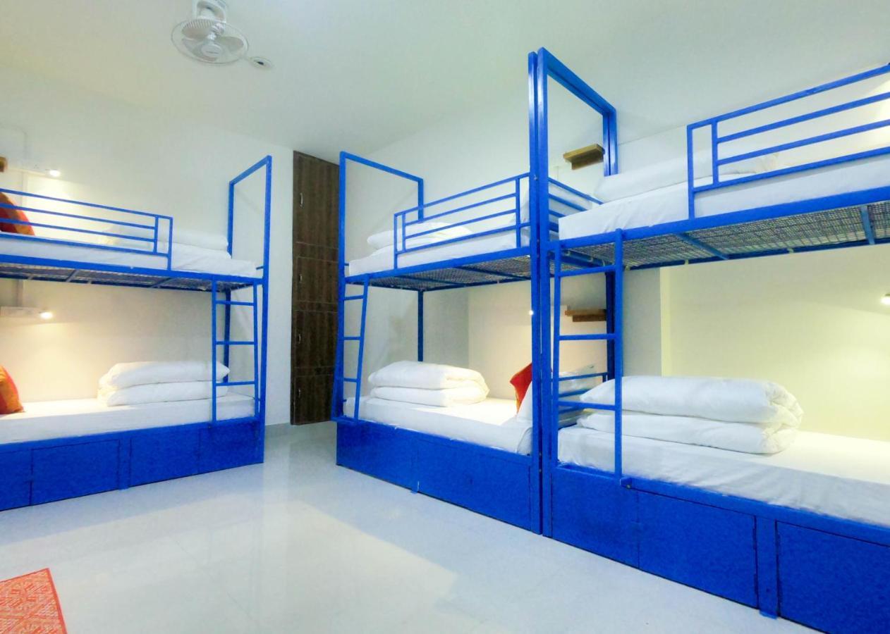Live Free Hostel Varanasi Exterior photo